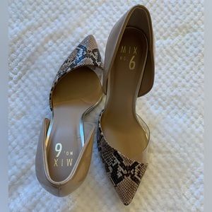 Mix No. 6 Beige Snake Print Hilani Pump pointed toe size 9 Medium / 40